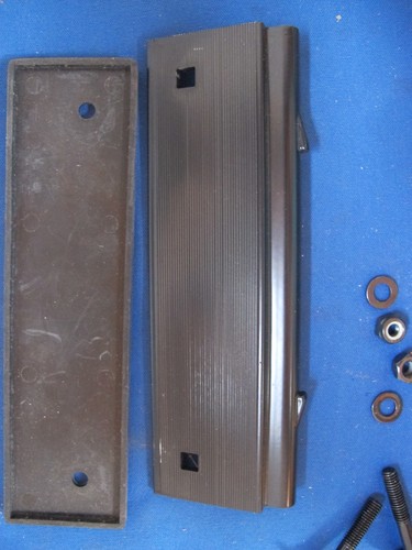 ONE Single New Thule 542 Artificial Raingutter For 300 387 And 953 Gutter Feet - Picture 2 of 2